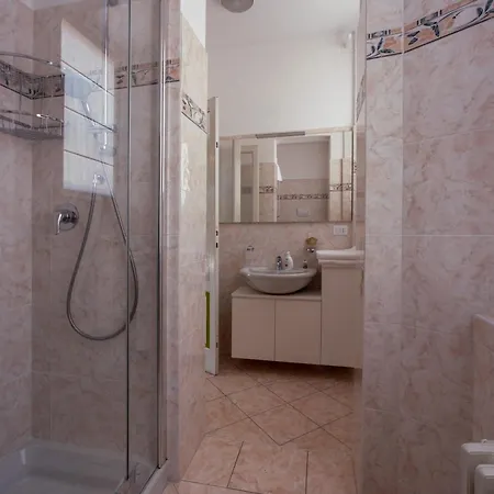 Residenza Cece' アパート レッコ